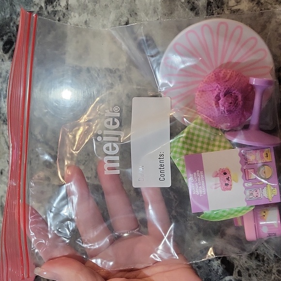 Miniverse Make It Mini Spring Bunny Cake - Picture 4 of 5